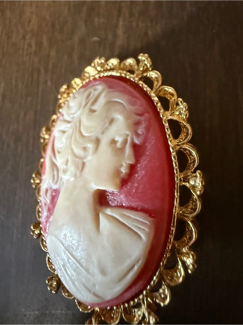 Vintage New View Cameo Pin Brooch Gold Tone Pink White Lady